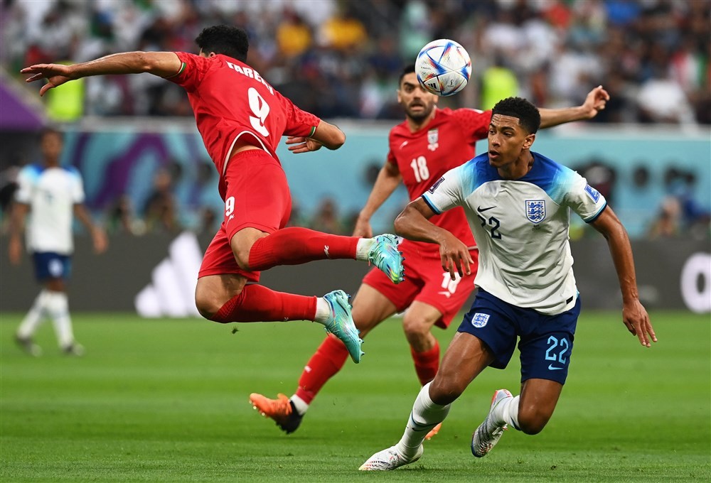 梅西：现代足球的永恒传奇